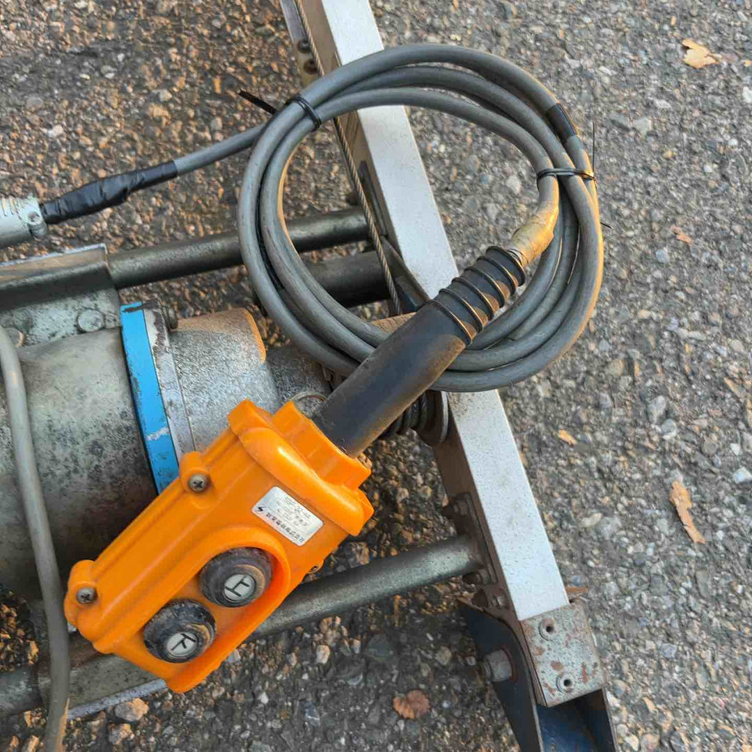 【店頭受取り限定】100V 荷揚げ機 最大60kg ライトリフター 日本産業機械 4m80cm 2連はしごセット【川口店】