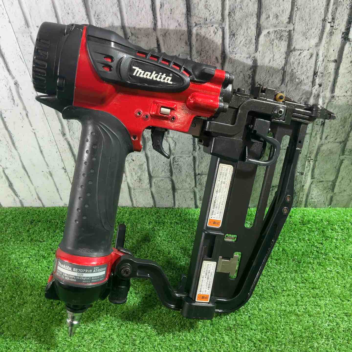 ★マキタ(makita) 高圧フロアタッカ AT450HA 動作確認済【川口店】 ☆マキタ(makita) 高圧フロアタッカ AT450HA 動作確認済【川口店