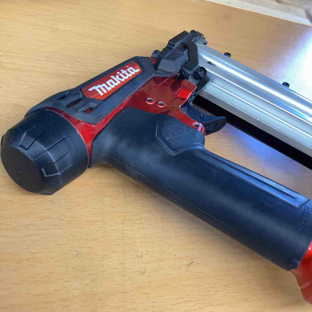 ★マキタ(makita) 高圧ピンネイラ AF502HP【越谷店】