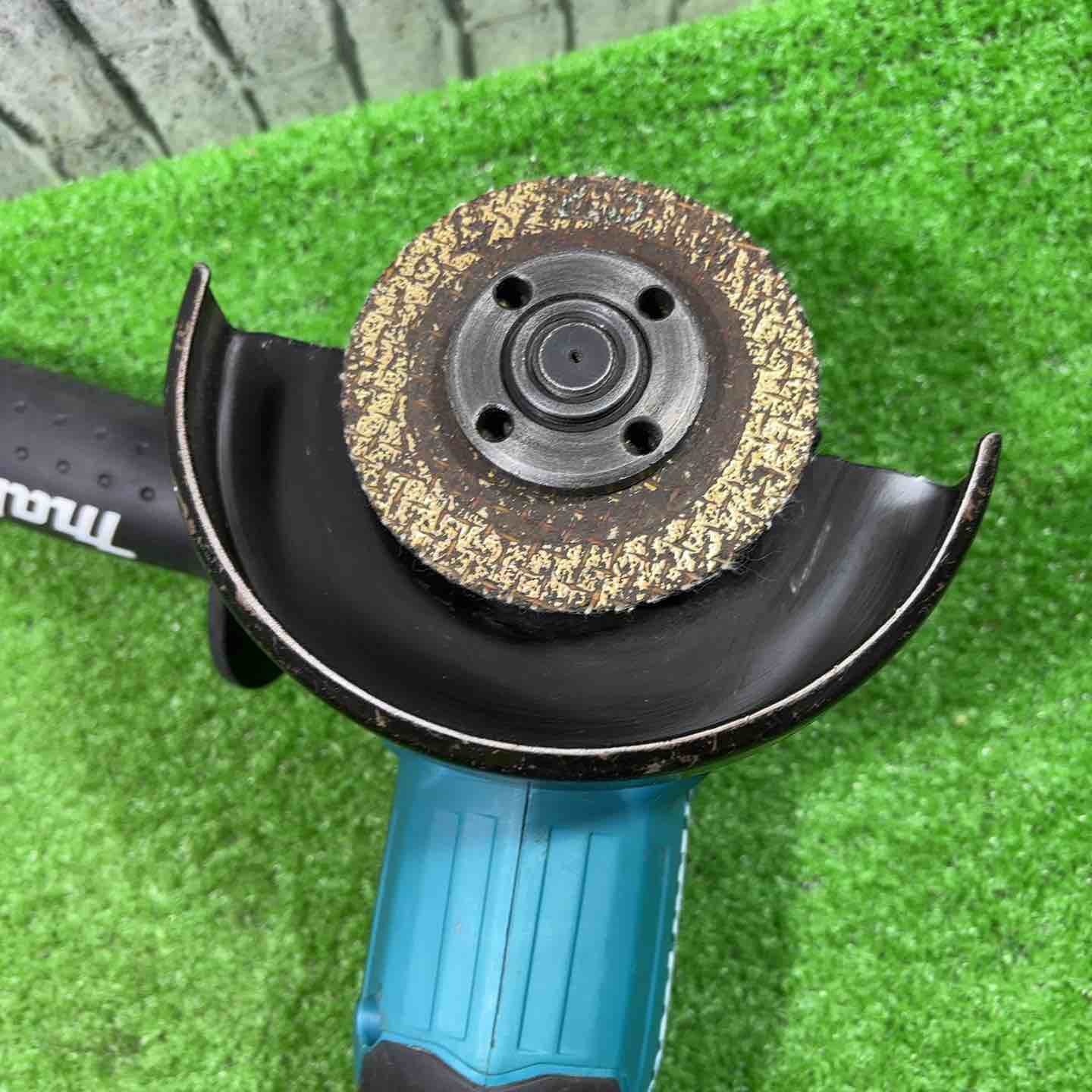 ☆マキタ(makita) 125mmコードレスディスクグラインダ 18V GA504DZN