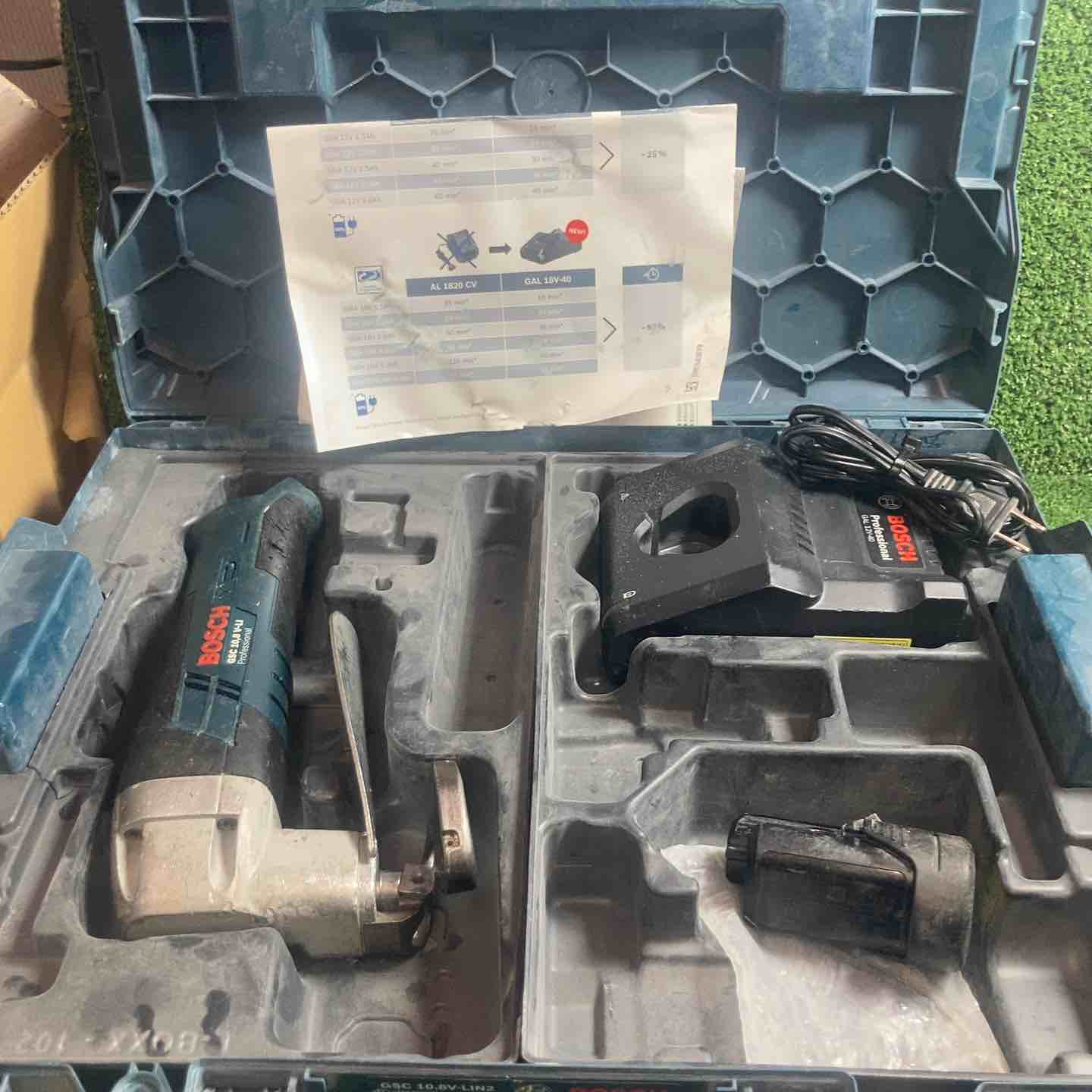 ◇ボッシュ(BOSCH) バッテリーシェア GSC10.8V-LIN2 コードレスシャー【川崎店】 ◇ボッシュ(BOSCH) バッテリーシェア GSC10.8V-LIN2 コードレスシャー