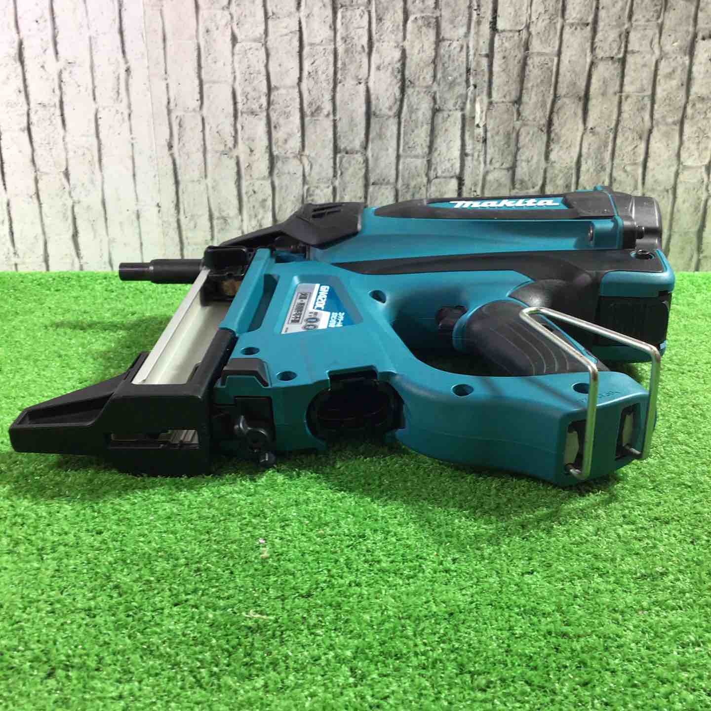 ☆マキタ(makita) コードレスコンクリート用ガスピン打ち機 GN420C