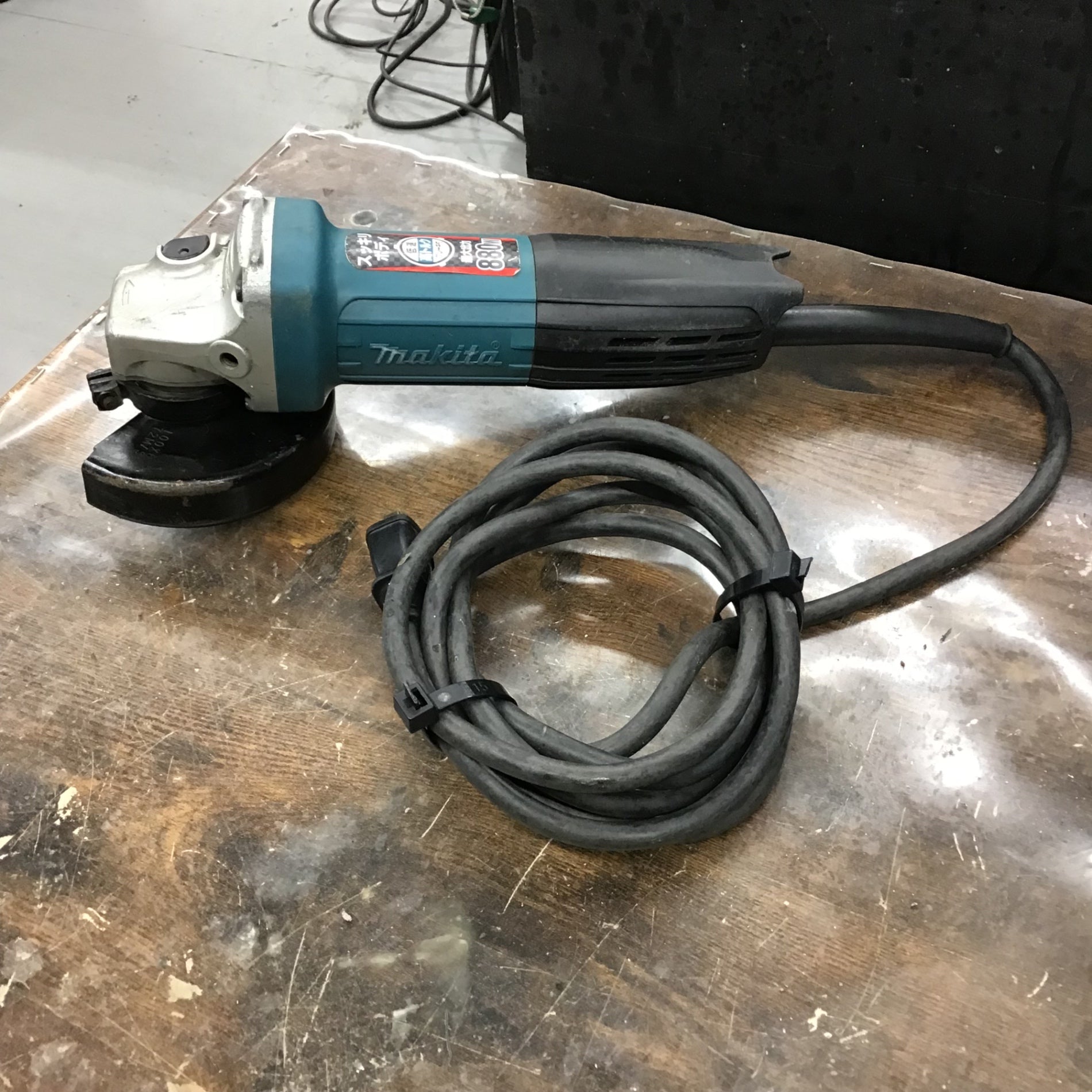 ☆マキタ(makita) 100mmディスクグラインダ GA4033【戸田店】 – アクト ☆マキタ(makita) 100mmディスクグラインダ GA4033【戸田店】 – アクト