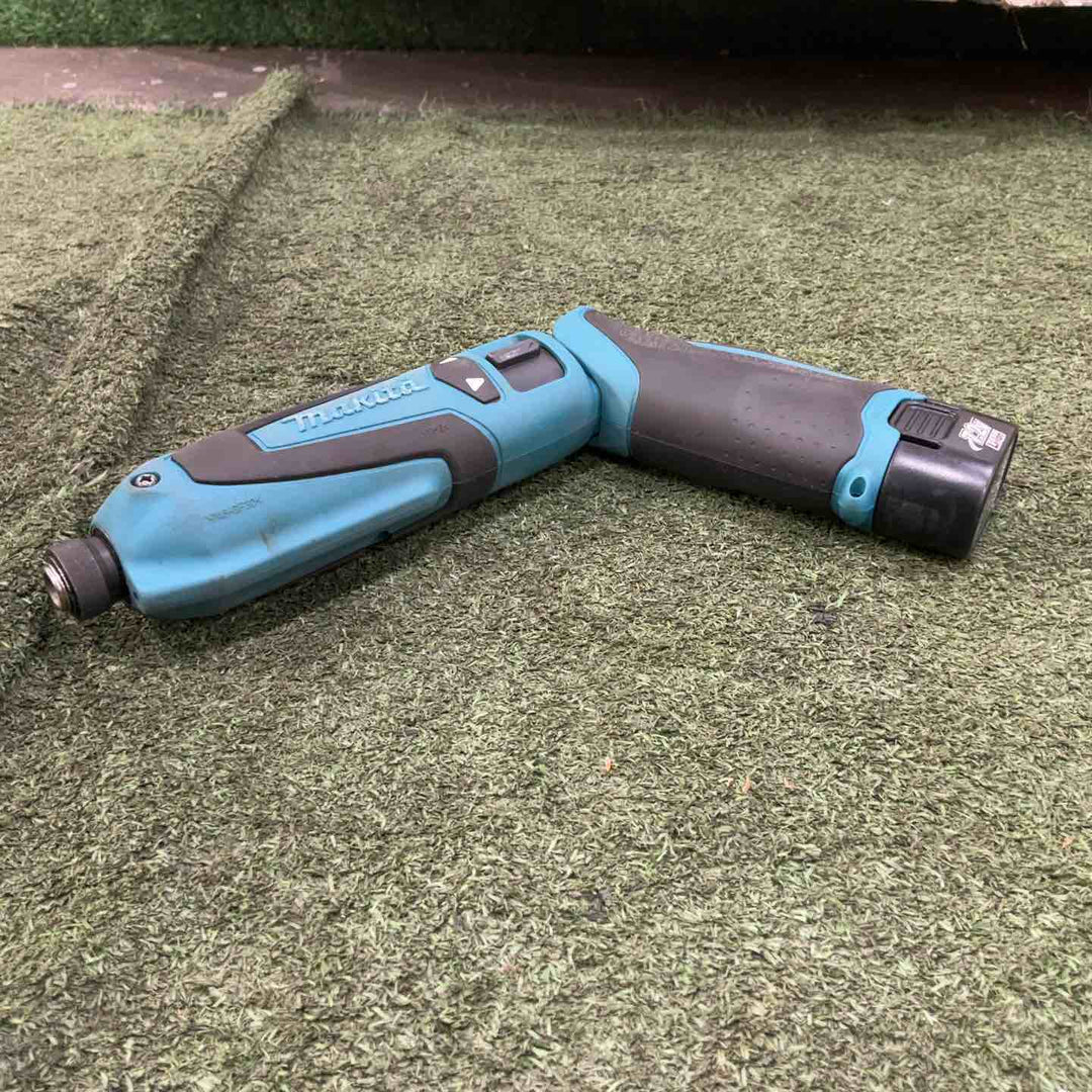 ☆マキタ(makita) 充電式ペンインパクトドライバ TD021DS 動作確認済【川口店】