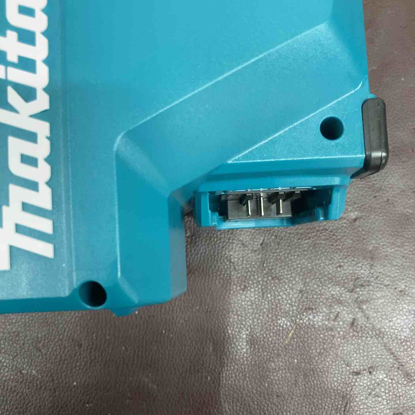 中古美品】 マキタ(makita) コードレス掃除機(充電式クリーナー