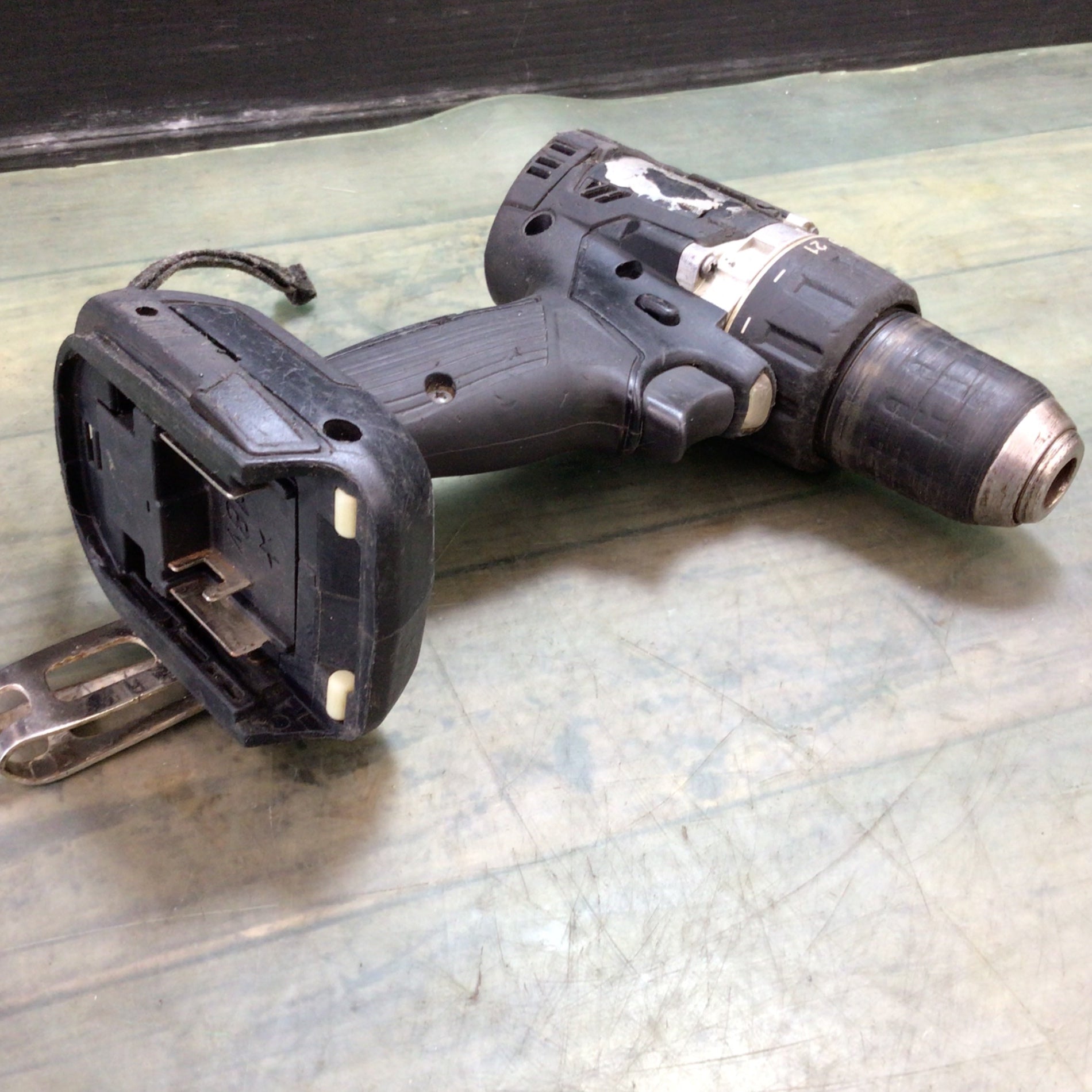 マキタ ☆マキタ(makita) コードレスドリルドライバー DF331DZ