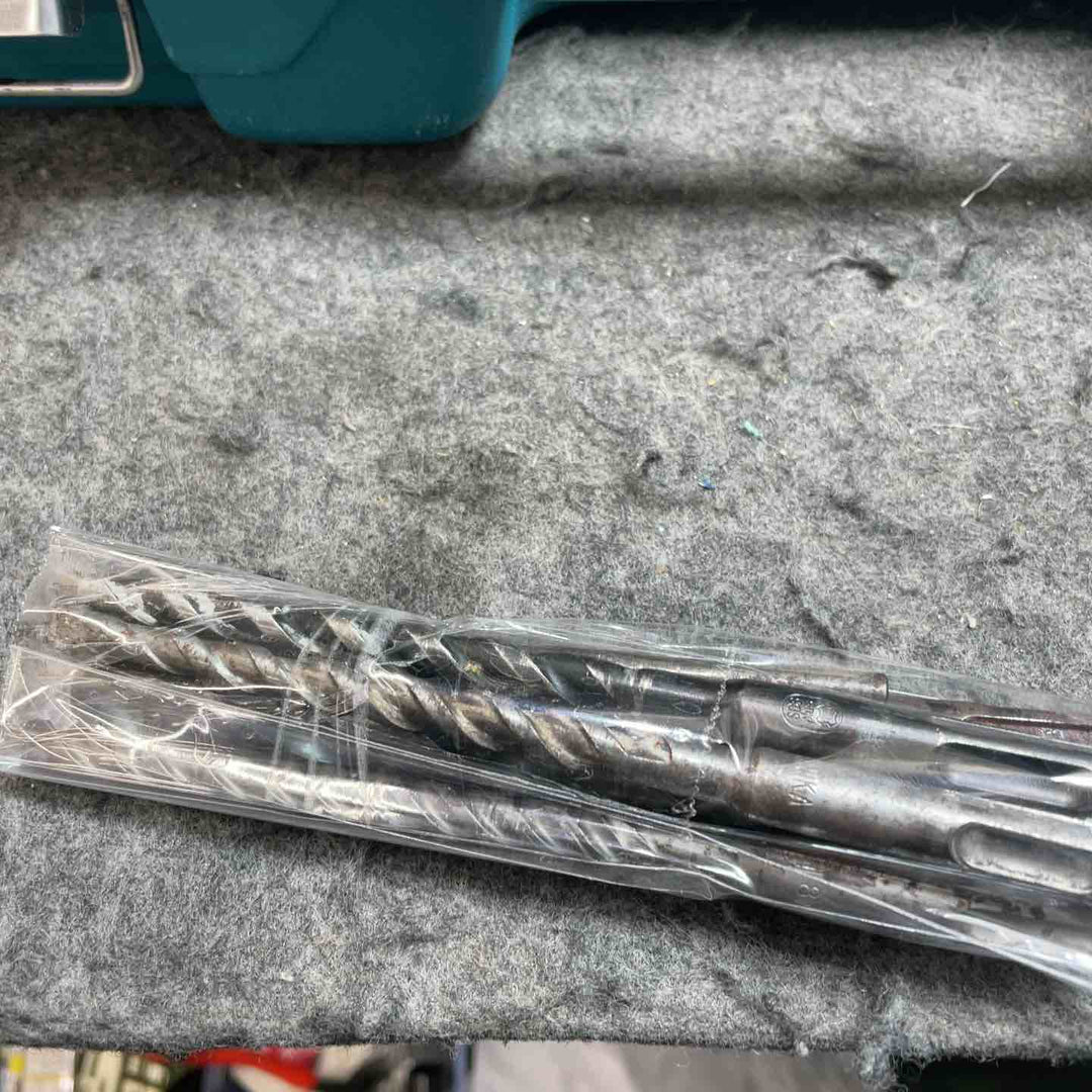 マキタ(makita) ダイヤコア震動ドリル 8406【桶川店】
