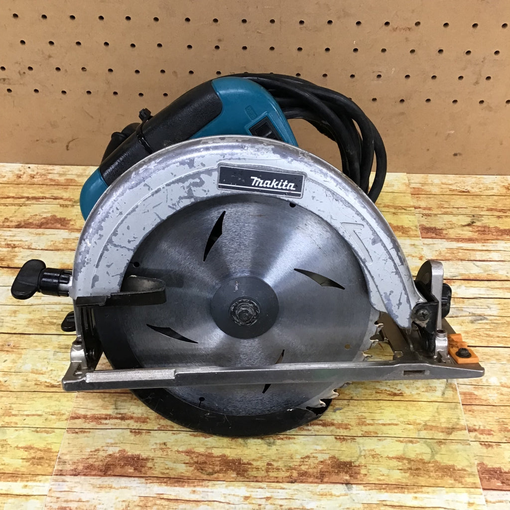 【※値下げしました】マキタ電動　丸のこ190ミリ　5832BA d57JVsH6kENPcshxafnlGSQiq3ZXCj