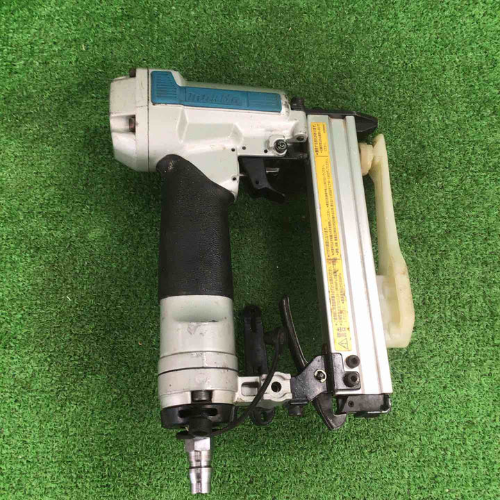 ★マキタ(makita) 常圧エアタッカ AT425AK【川崎店】