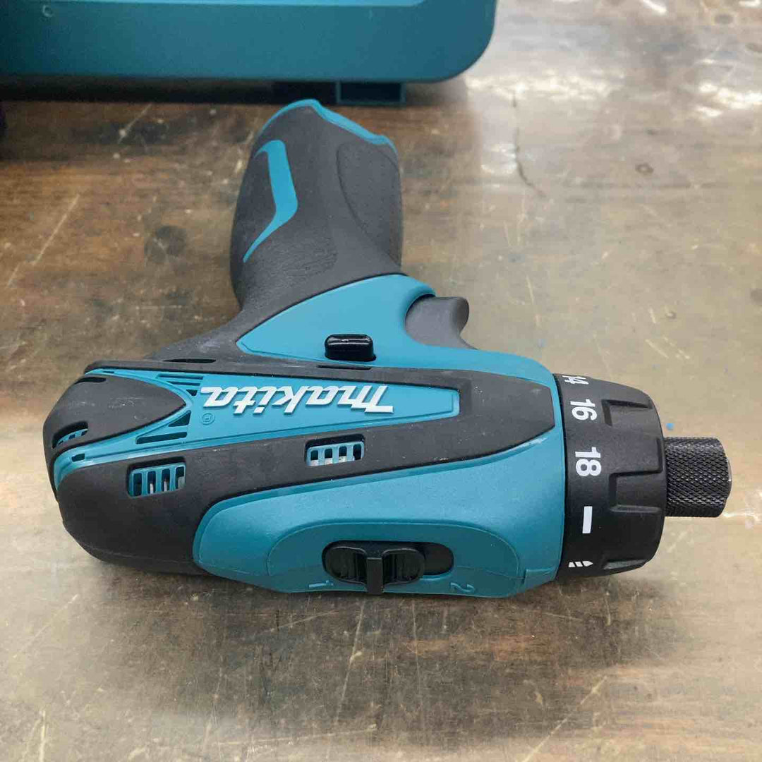 ☆マキタ(makita) コードレスドリルドライバー DF030DWX【戸田店】