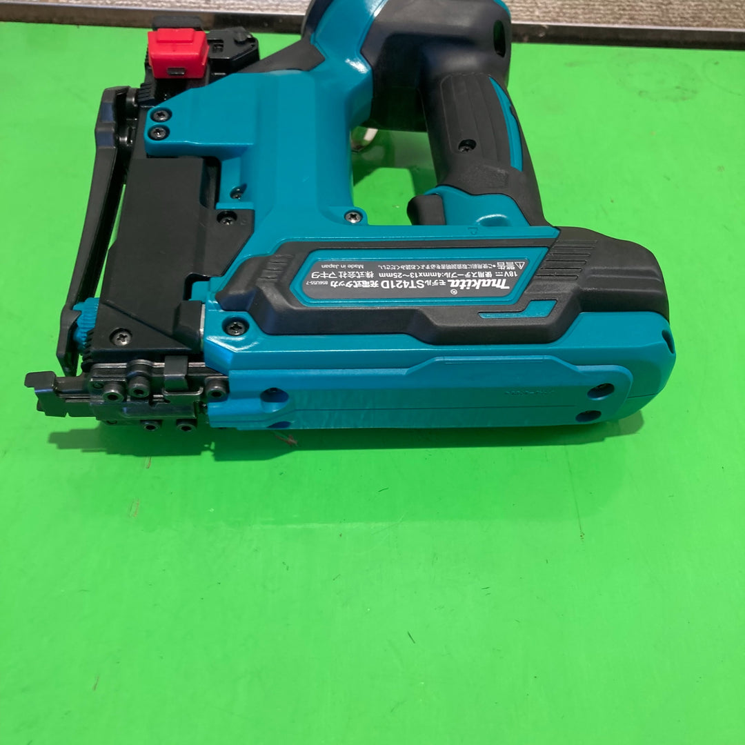 ★マキタ(makita) コードレスタッカー ST421DZK【町田店】