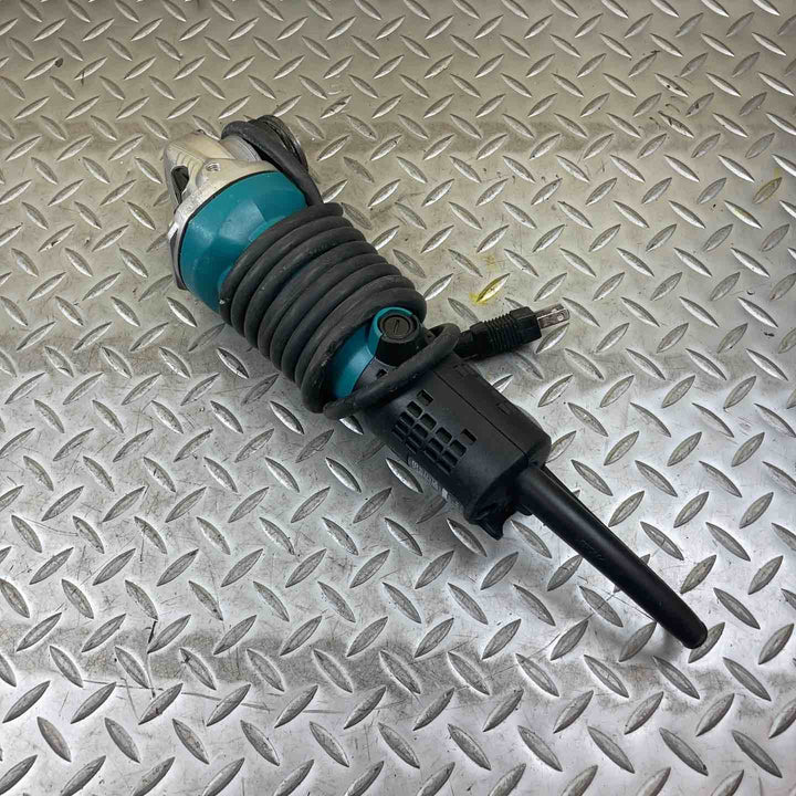 ☆マキタ(makita) 125mm ディスクグラインダ 9535B【川崎店】