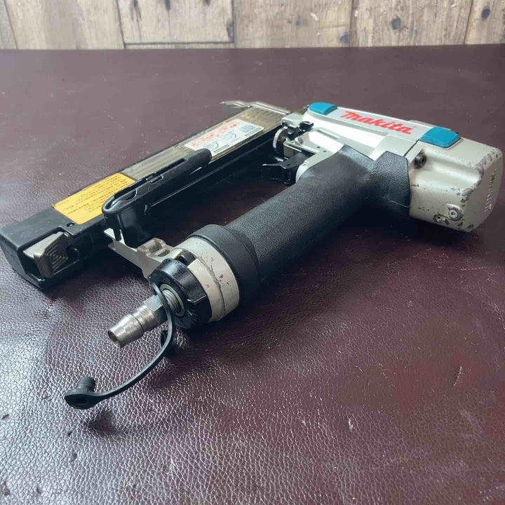 【中古品】 マキタ(makita) 常圧フィニッシュネイラ AF502N 【東大和店】