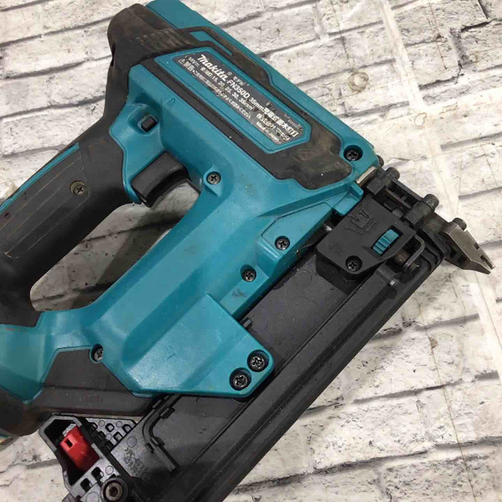 〇マキタ 充電式35mm面木釘打ち機 FN350DZ【川口店】