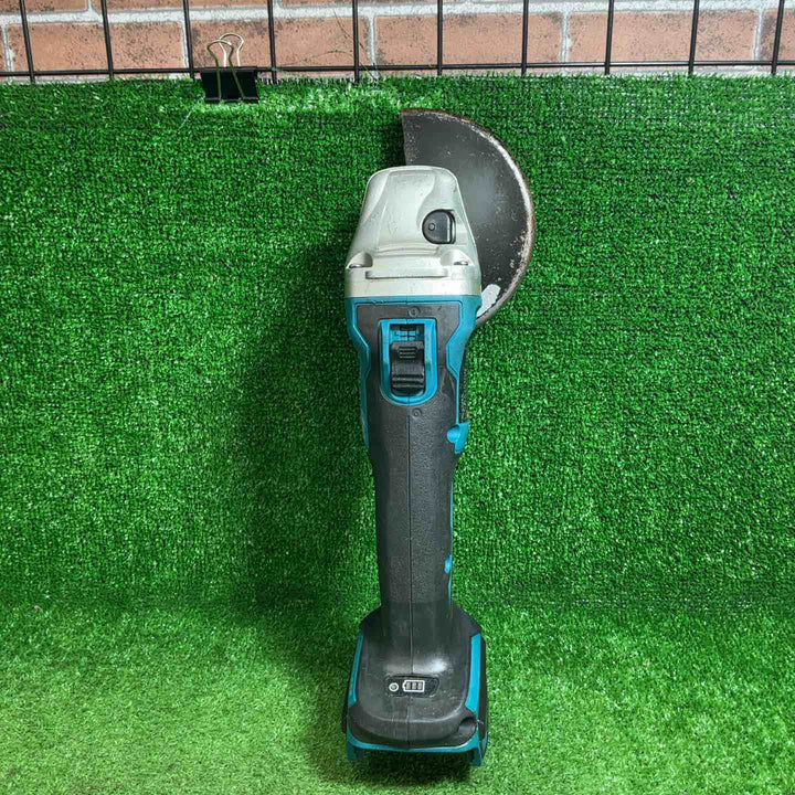 【中古品】マキタ(makita) 100mmコードレスディスクグラインダ GA404DZN (GA404DN)【藤沢店】