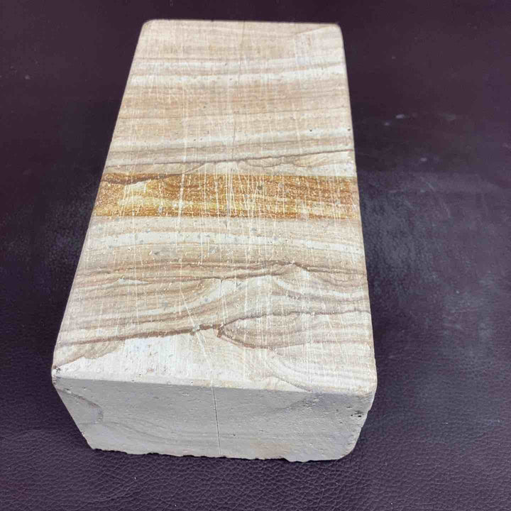 【超希少】 【中古美品】 天然砥石 産地不明 長さ220mmｘ幅110mmｘ高さ70mm 重量約4kg 番手細かめ 三河白名倉？ 沼田？ 【東大和店】