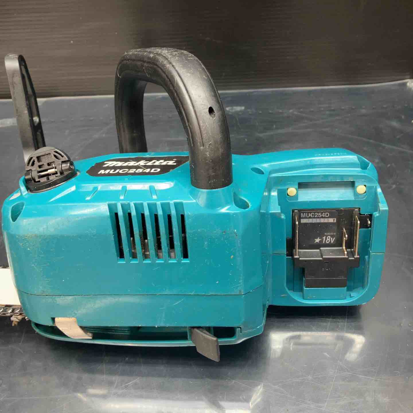 ☆マキタ(makita) コードレスチェーンソー MUC254DZ【川越店 ☆マキタ(makita) コードレスチェーンソー MUC254DZ【川越店