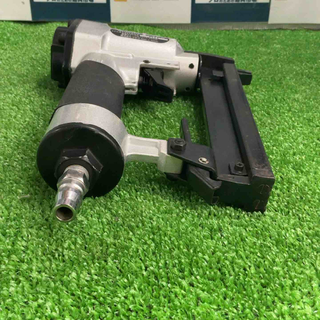 ★マキタ(makita) 常圧エアタッカ AT425BZK【草加店】