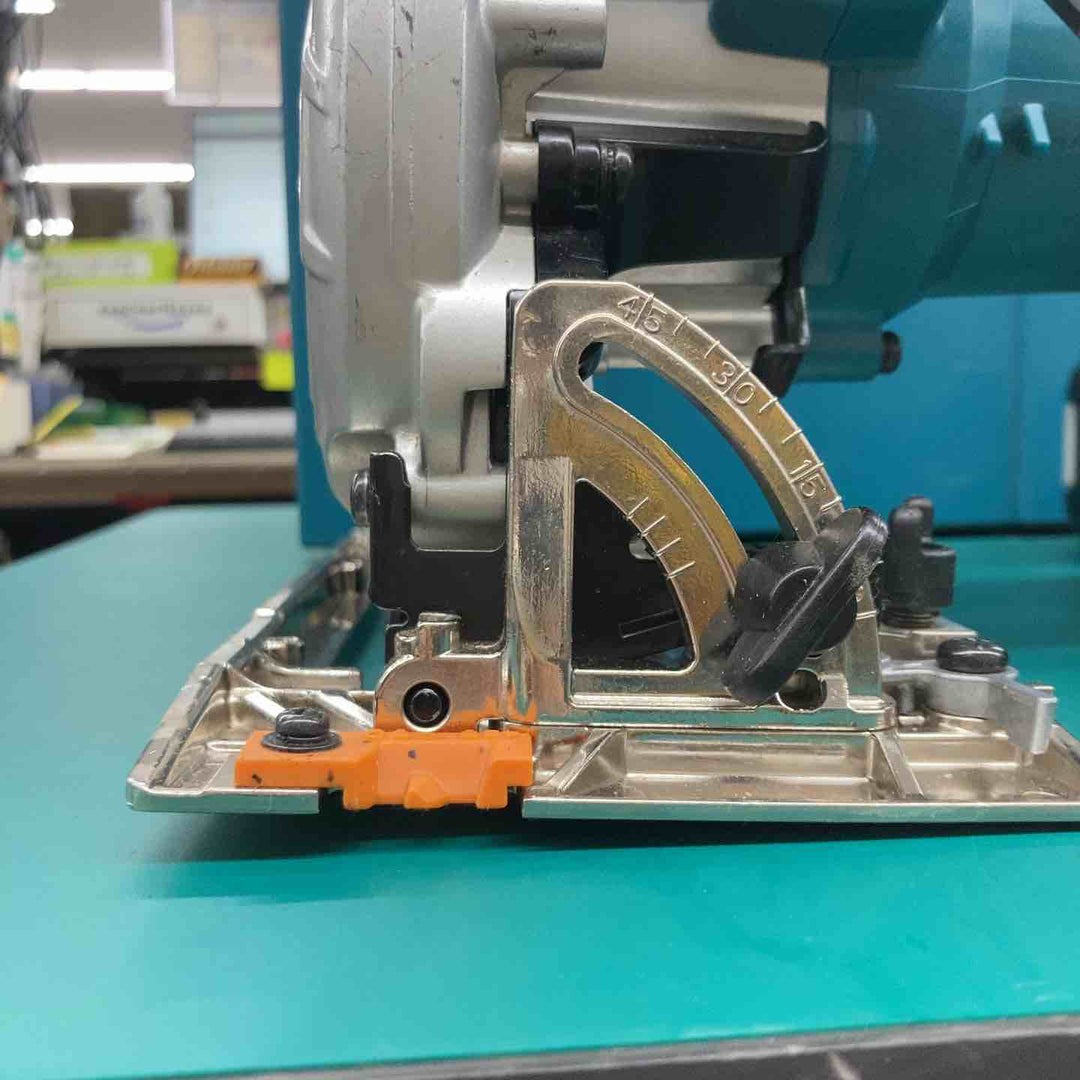 ★マキタ(makita) コードレス丸のこ HS631DGXS　バッテリ1つ充電回数26回【戸田店】