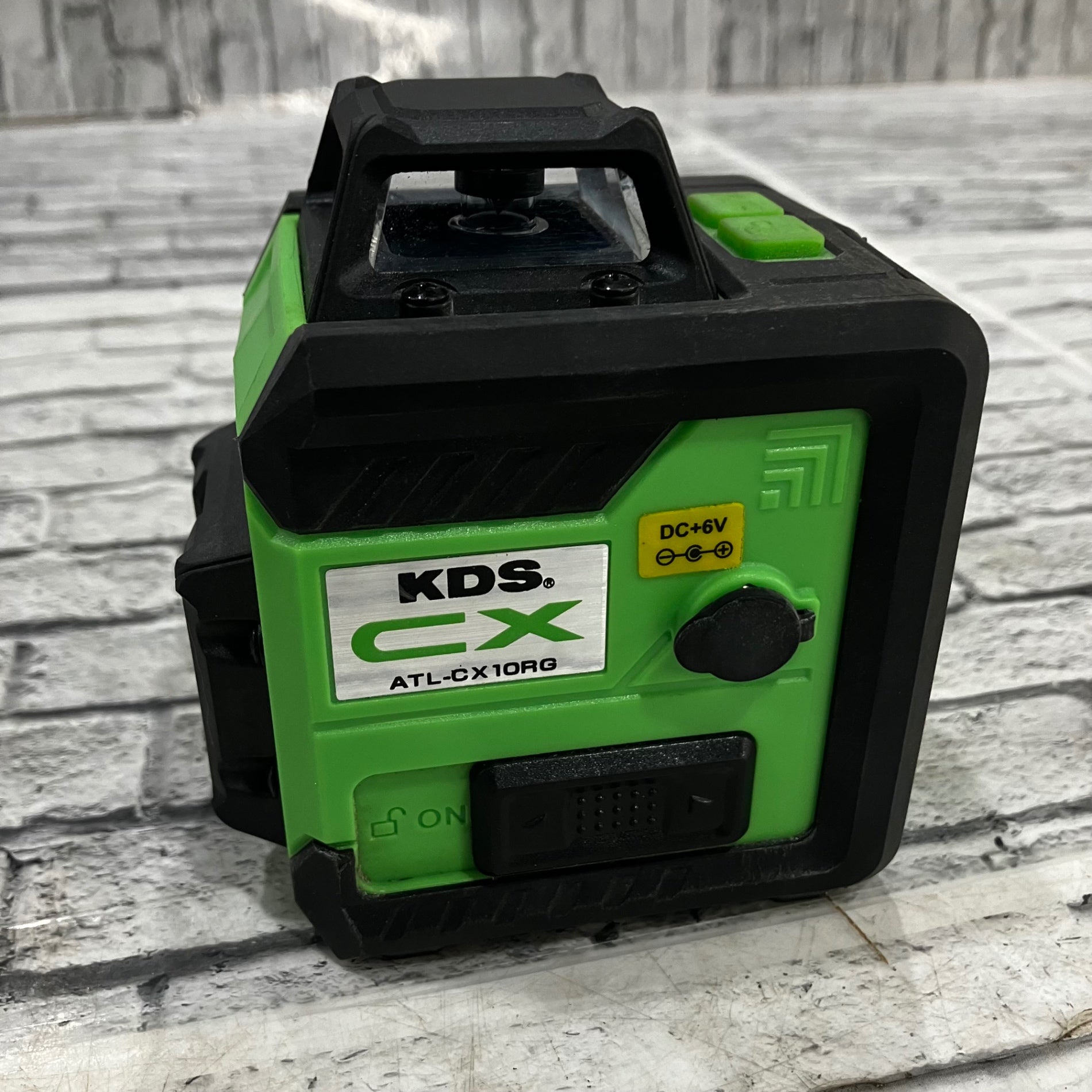 〇KDS コンパクトグリーンレーザー墨出し器 ATL-CX10RG【川口店】 〇KDS コンパクトグリーンレーザー墨出し器 ATL-CX10RG【川口店