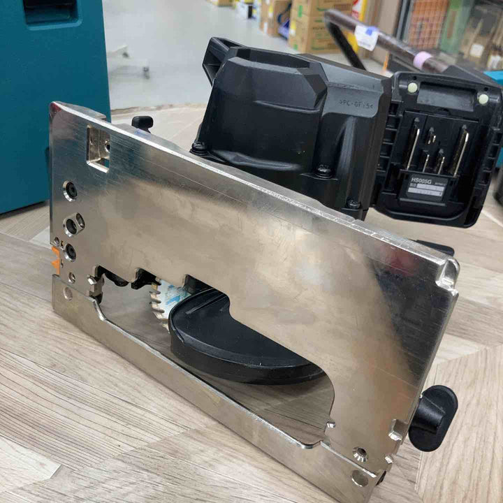 ★マキタ(makita) コードレスマルノコ HS005GRDXB【八潮店】