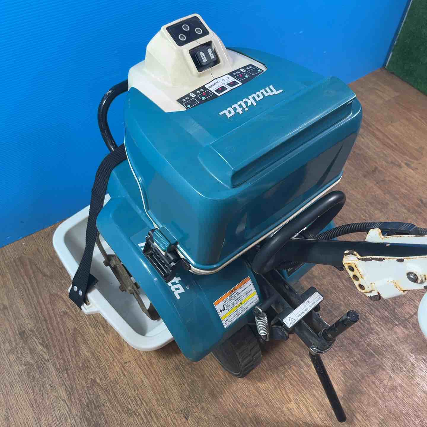 店頭受取り限定】マキタ/makita 充電式耕うん機 36V MUK360DWB 充電式