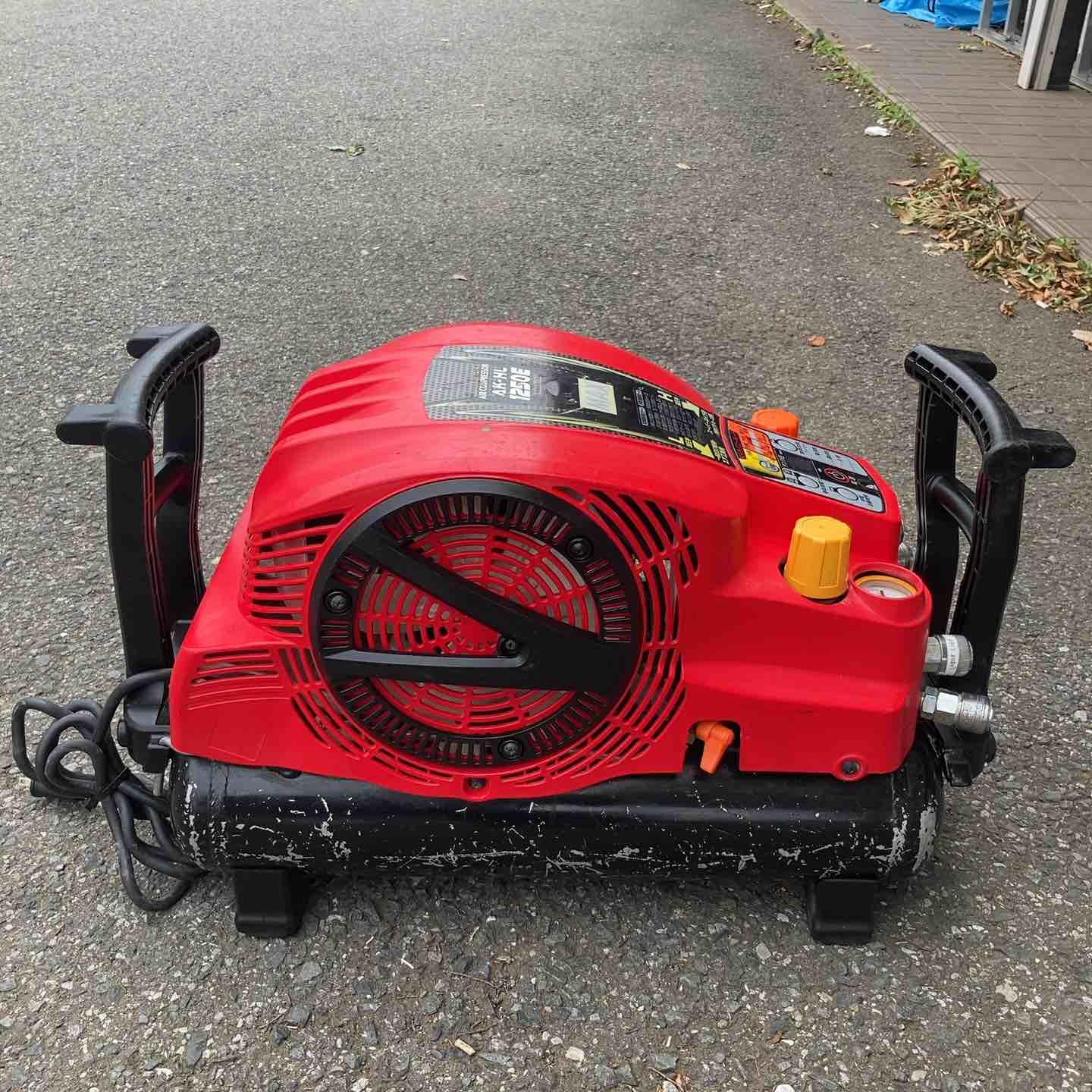 S9332 140m MAX マックス AK-HL1250E エアーコンプレッサー S9332 140m MAX マックス AK-HL1250E エアーコンプレッサー