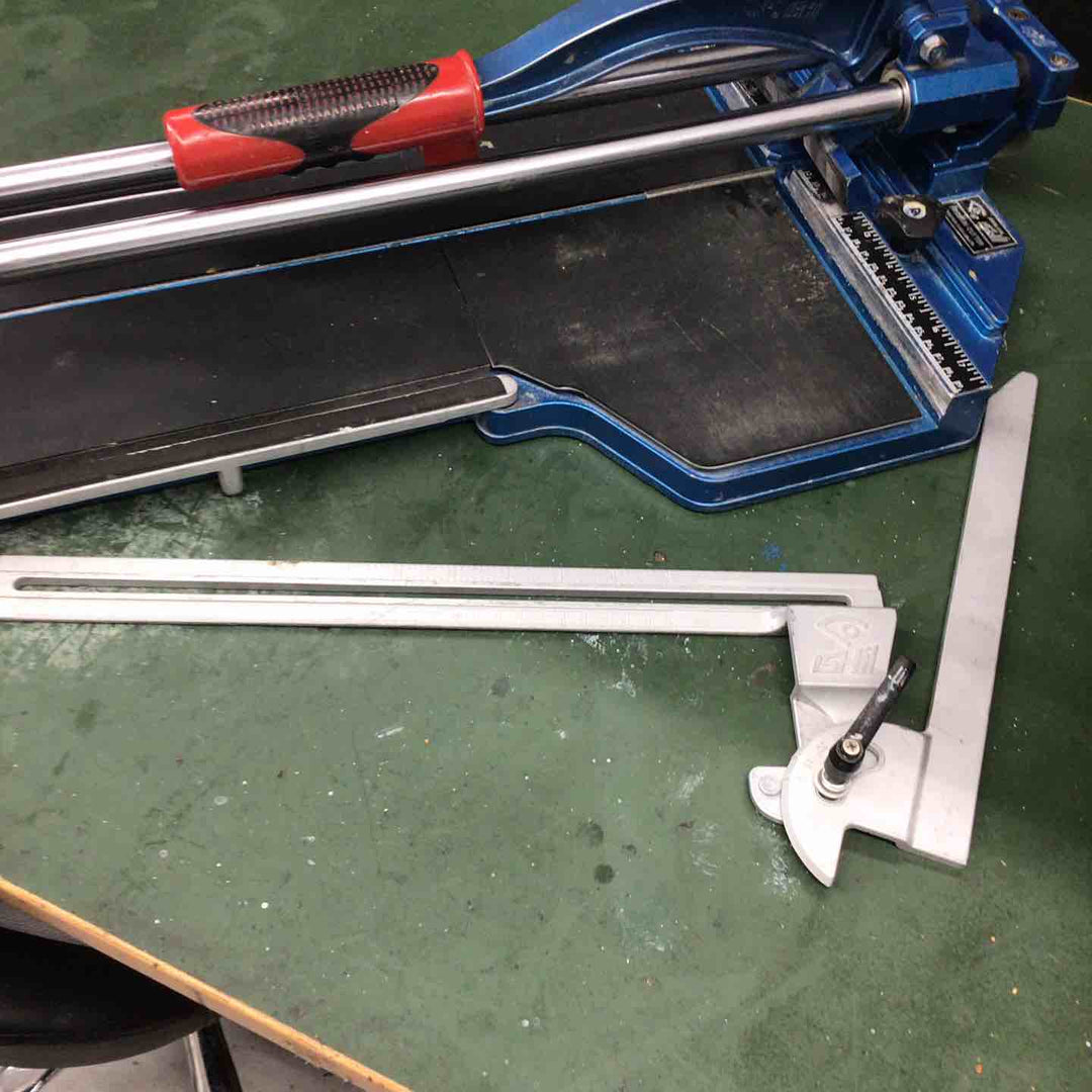 石井超硬 タフエースクリンカー切断機 660 JWS-660TCLA　レーザー付くがズレあり　現状販売【戸田店】