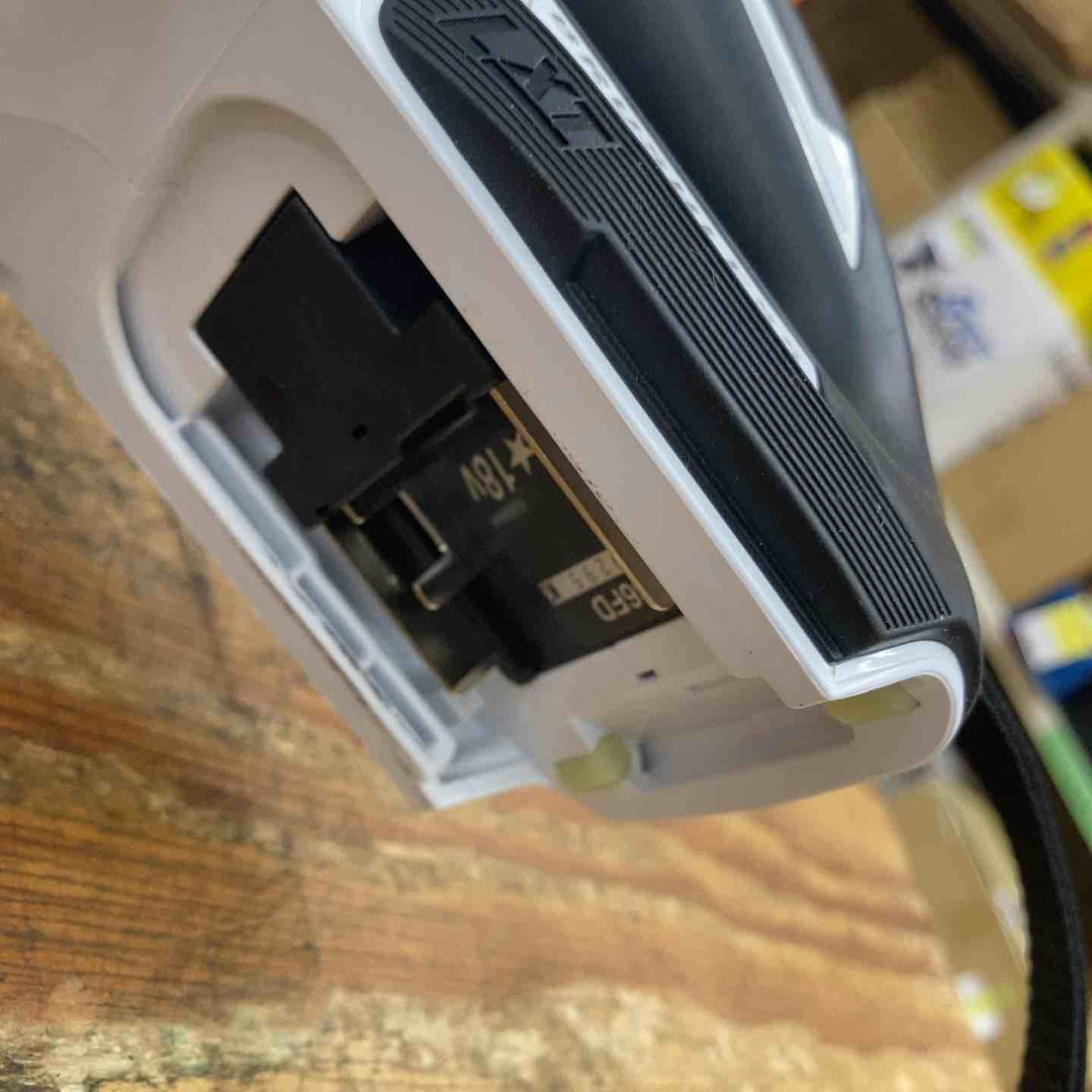★マキタ(makita) コードレスクリーナー CL286FDZW【柏店】