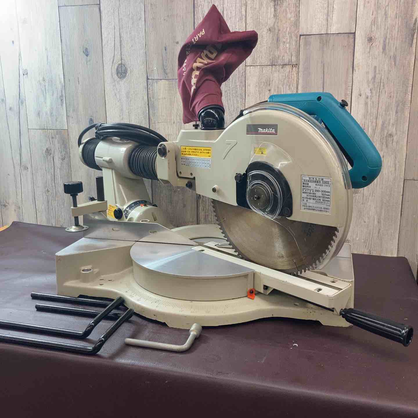 Makita 卓上丸ノコ 190mm スライドマルノコ LS0712 マキタ マキタ[makita] 40Vmax 190mm 充電式スライドマルノコ