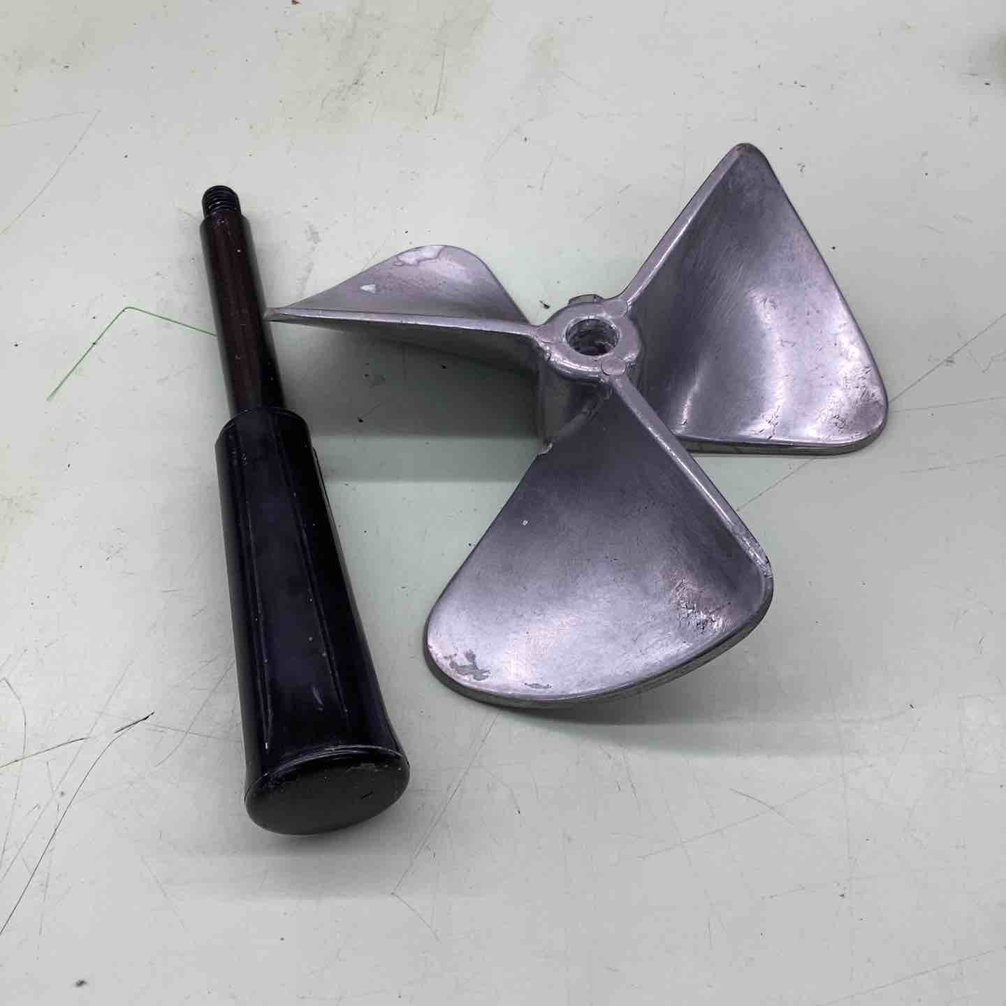 ☆マキタ(makita) コンクリートかくはん機 ハンドル・羽付き UT1305