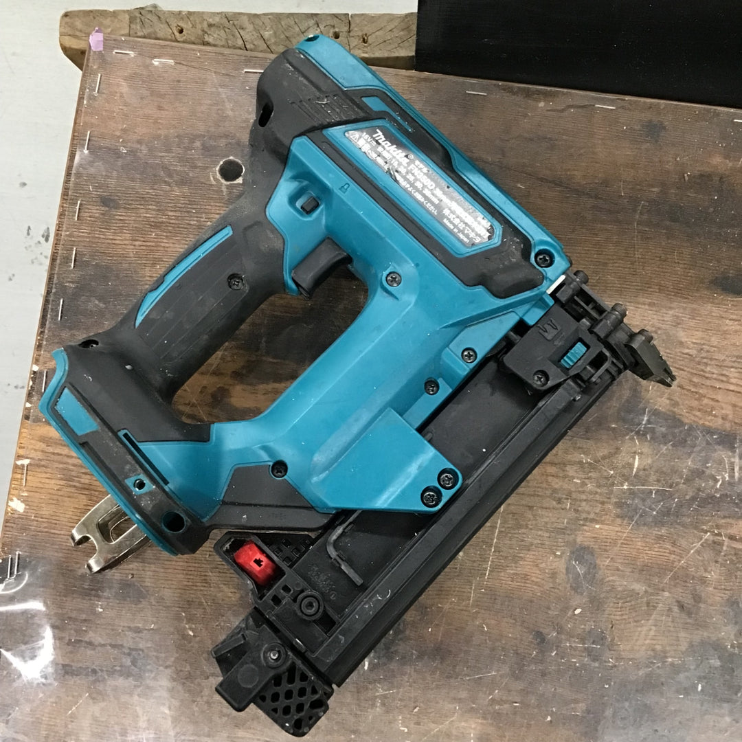 〇マキタ 充電式35mm面木釘打ち機 FN350DZ【戸田店】