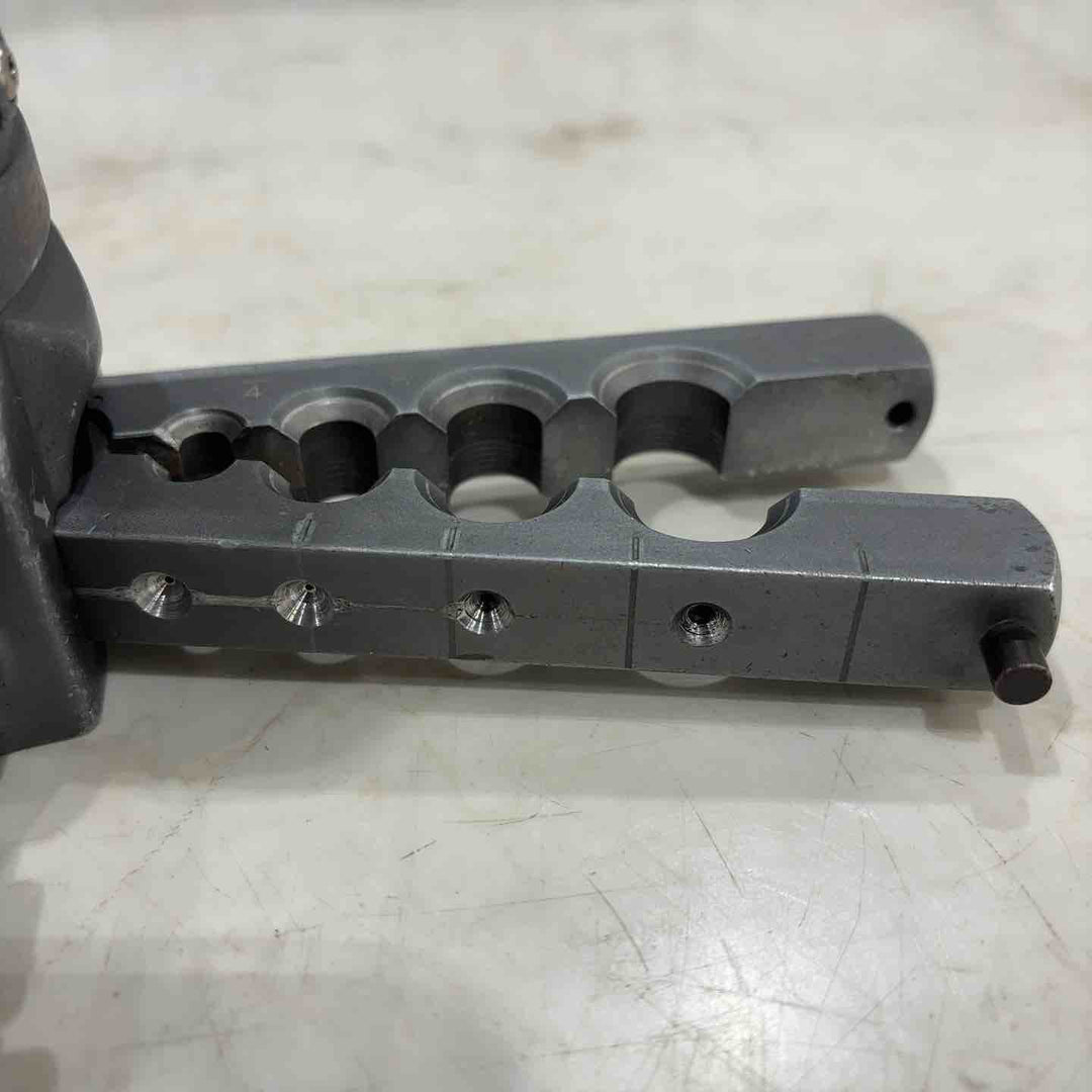 ◇BBK(文化貿易工業) 超軽量フレアツール(シリンダー付) 700-DPC【川口店】