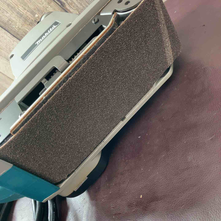 【中古品】◇マキタ(makita) ベルトサンダ 吸じん装置付 100mm 9403【東大和店】