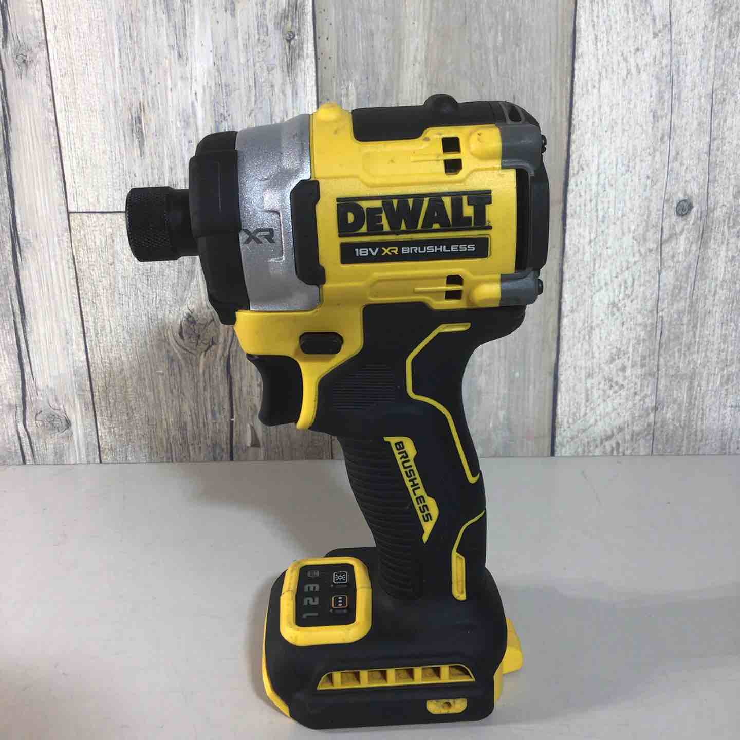 452】デウォルト(DEWALT) 18V XR ブラシレス インパクトドライバー 1.7