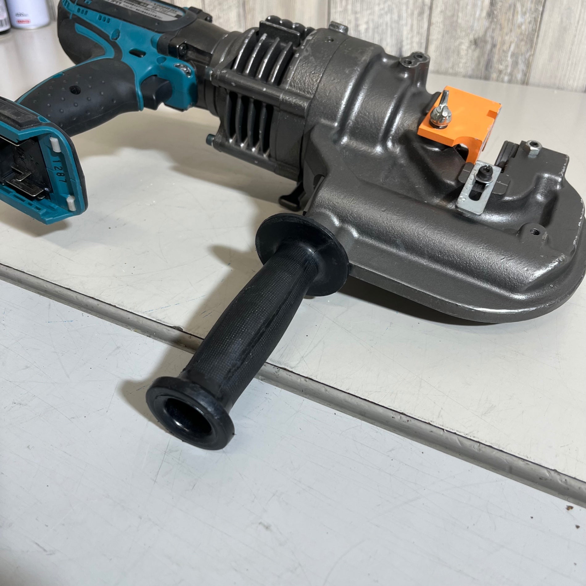 オグラ(Ogura) コードレスパンチャー N209WDS マキタ18Vバッテリー使用