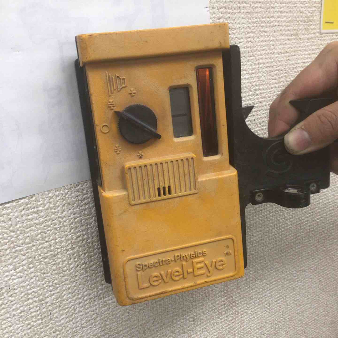 【現状品】スペクトラ・フィジックス/Spectra-Physics  回転レーザーレベル LASERPLANE350 【鴻巣店】