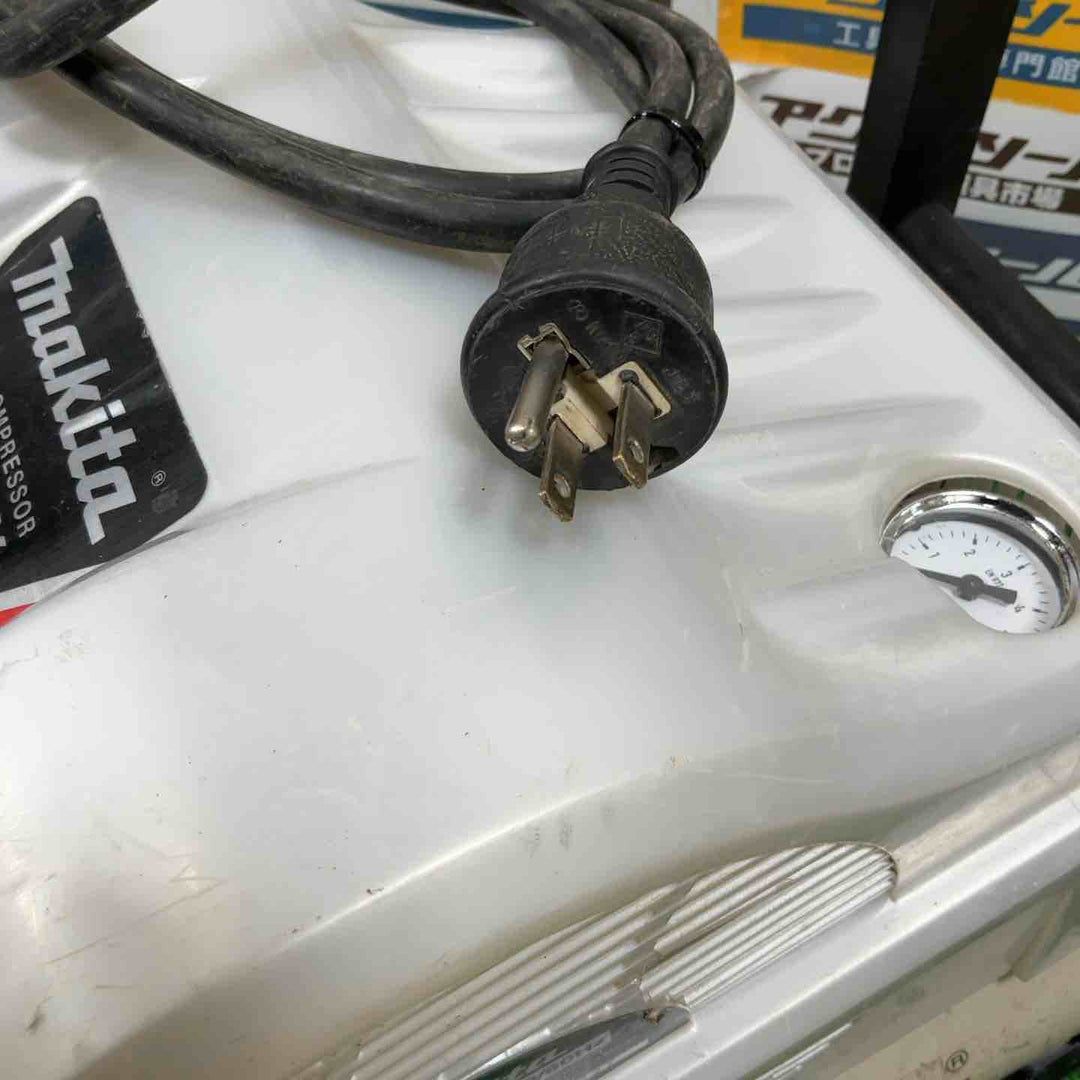 ★マキタ(makita) エアコンプレッサー AC400XL【草加店】