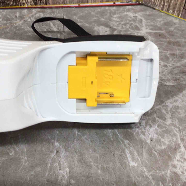 ☆マキタ(makita) コードレスクリーナー CL181FDZW【八潮店】