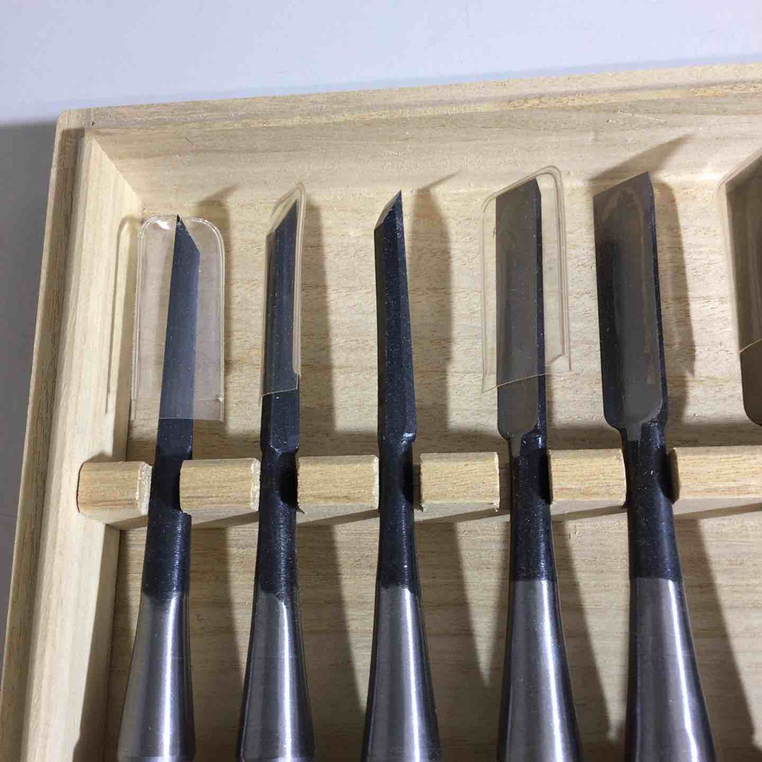 新光弘 追入のみ10本組(ヤスキ鋼)赤樫柄 木箱入▼鑿・鉋・大工道具 他 のみ ノミ【戸田店】