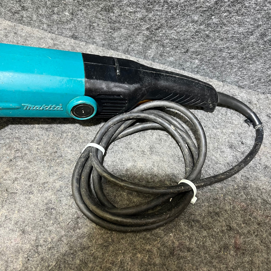 ☆マキタ(makita) 180mm電子ディスクグラインダ GA7011C【桶川店】