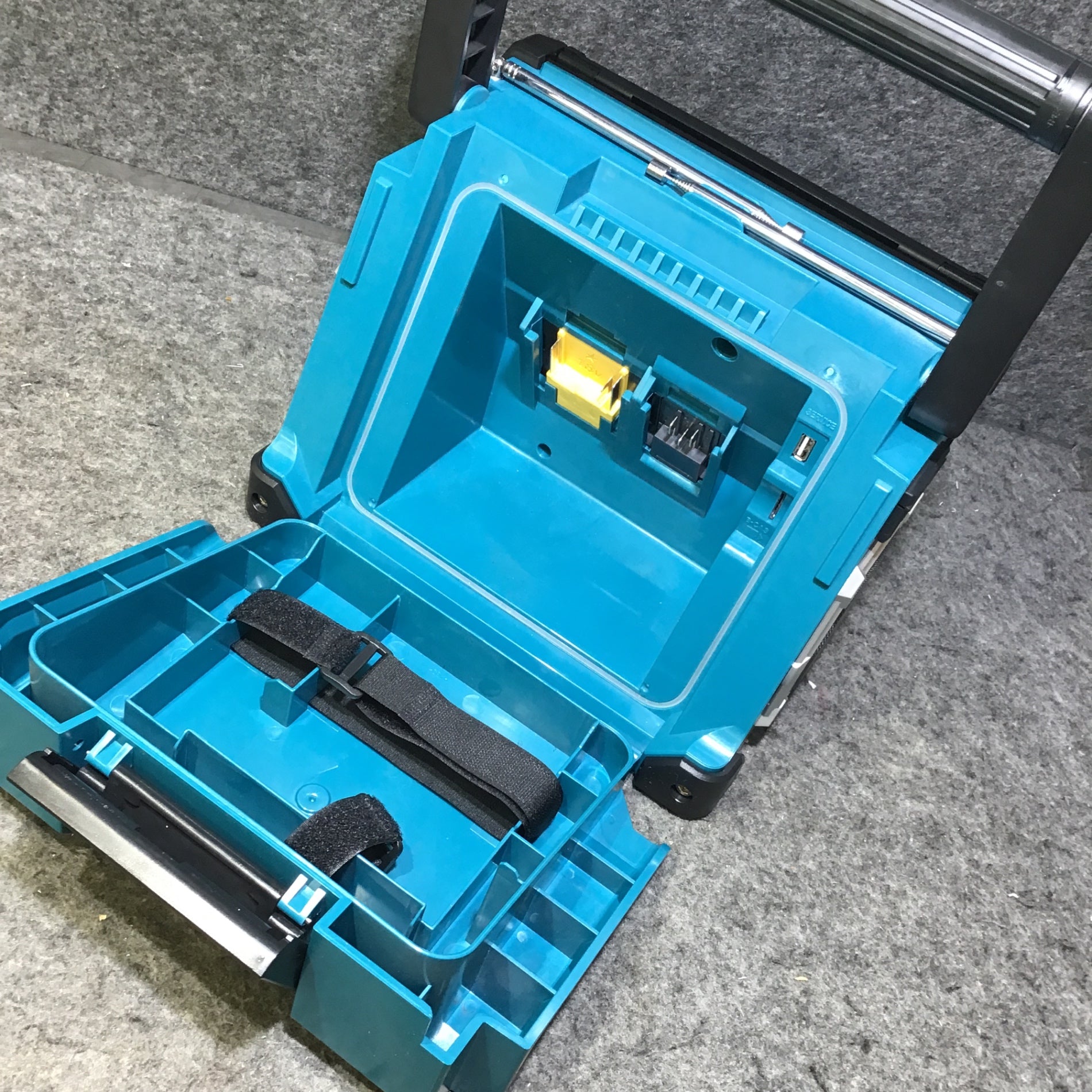 【美品中古・リモコン欠品】 マキタ (makita) コードレスラジオ付テレビ TV100 【桶川店】