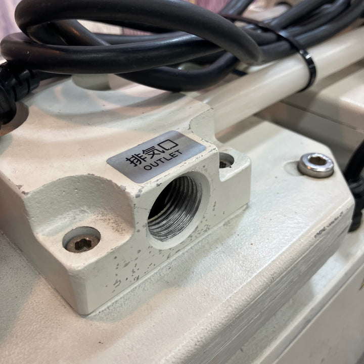 ULVAC ダイアフラム型ドライ真空ポンプ 100V DA241S【八潮店】