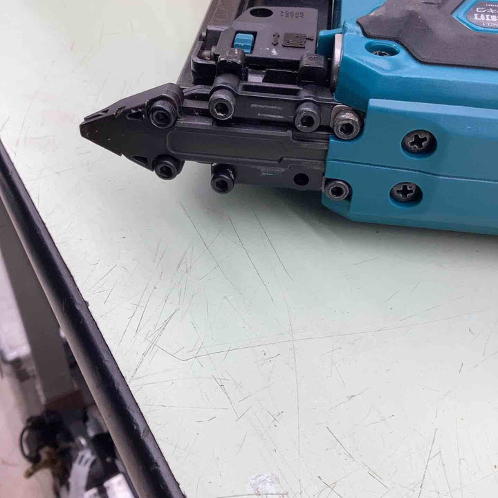 ◇マキタ 充電式35mm面木釘打ち機 FN350DZ【越谷店】