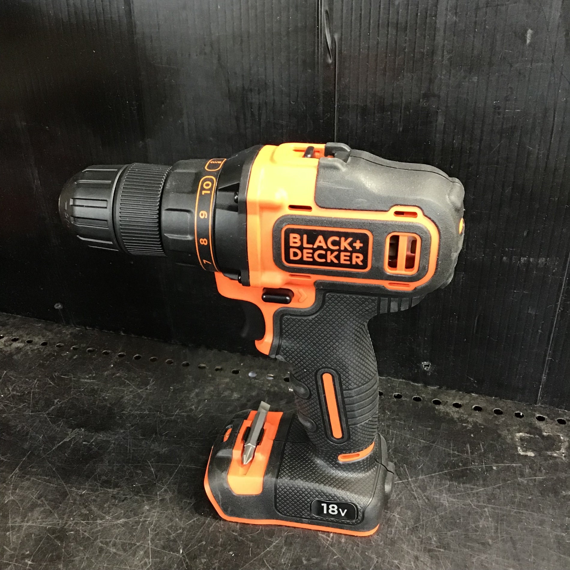 ブラックアンドデッカー(BLACK+DECKER) 18Vリチウム コードレス・ドリルドライバー BDCDD186K【草加店】