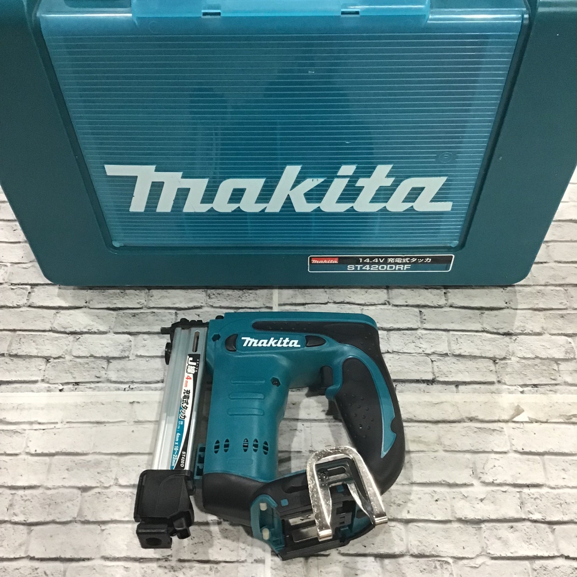 マキタ 14.4V 充電式タッカ ST420DZK マキタ 充電式タッカ マキタ 14.4V 充電式タッカ ST420DZK マキタ 充電式タッカ
