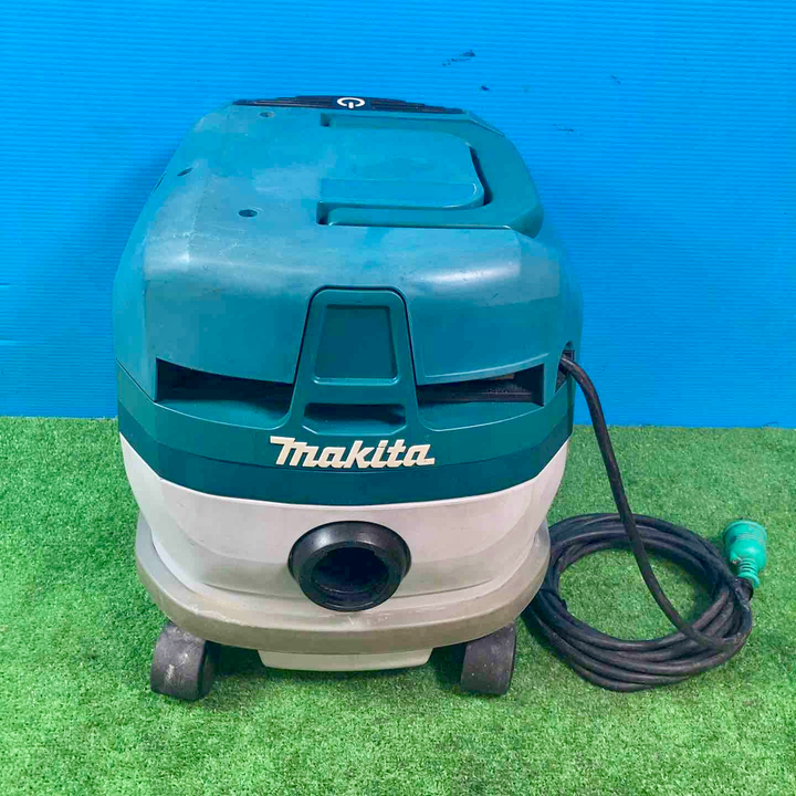 ★マキタ(makita) 集じん機 乾式 VC0830 連動機能 ≪ホース・ノズル付き！≫【岩槻店】