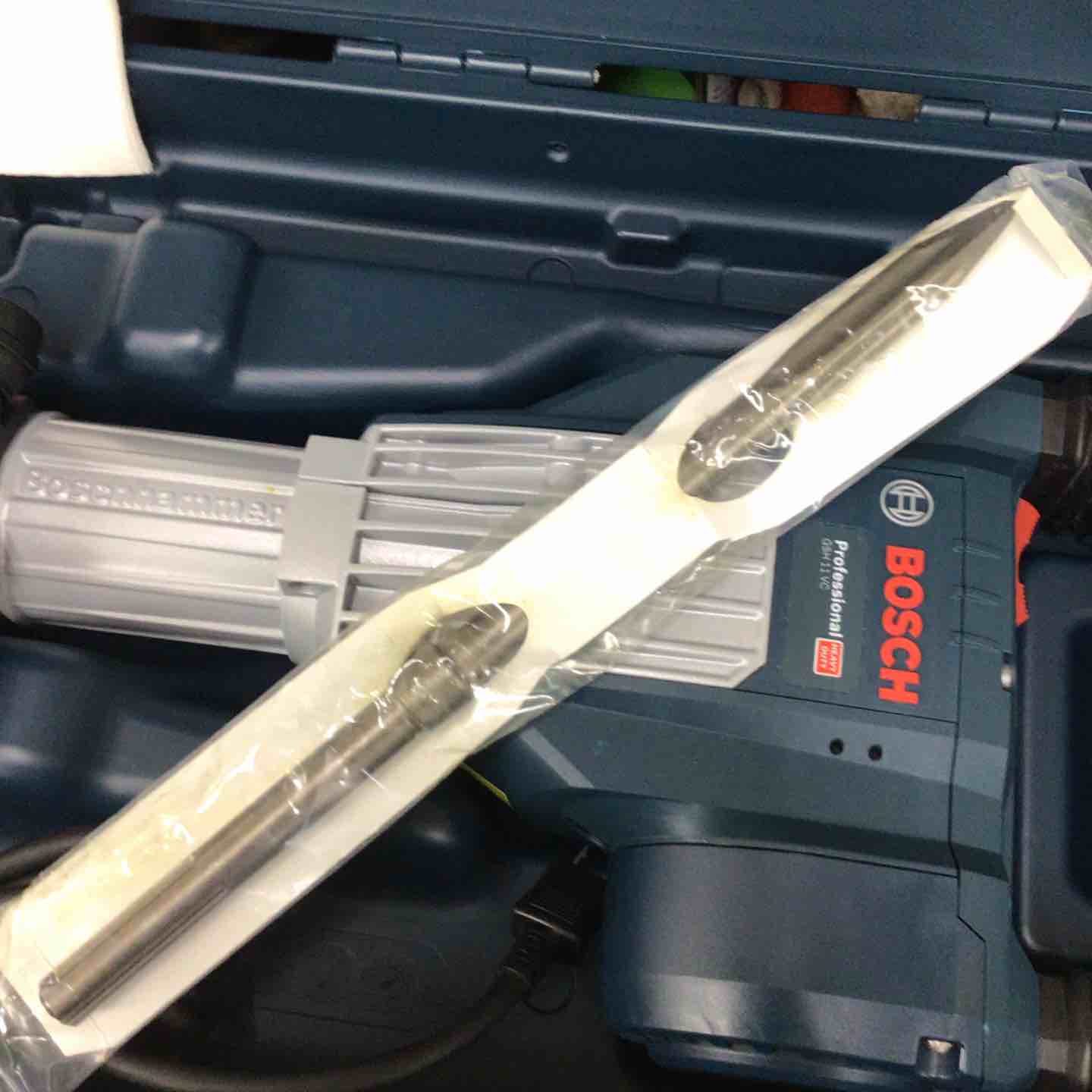 ☆ボッシュ(BOSCH) 電動ハンマー GSH11VC【町田店】 – アクトツール