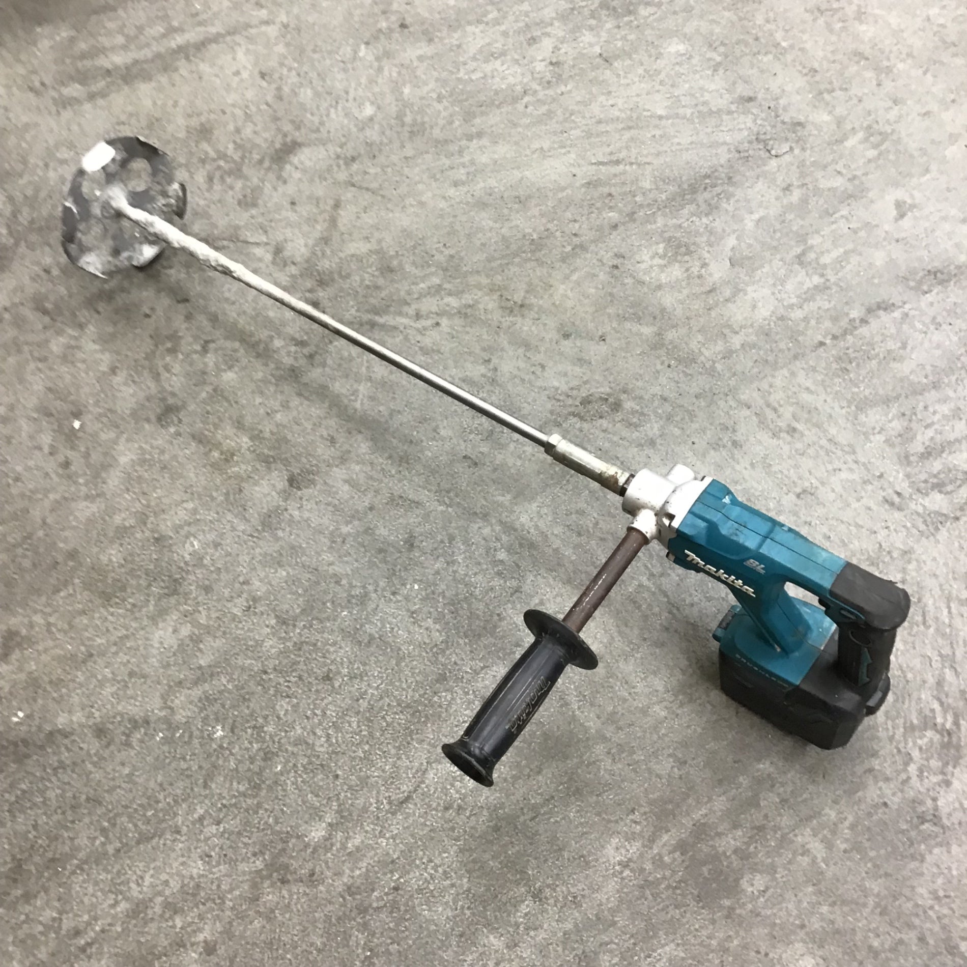 マキタ(makita) コードレスかくはん機 UT130DZ【川崎店】 – アクト