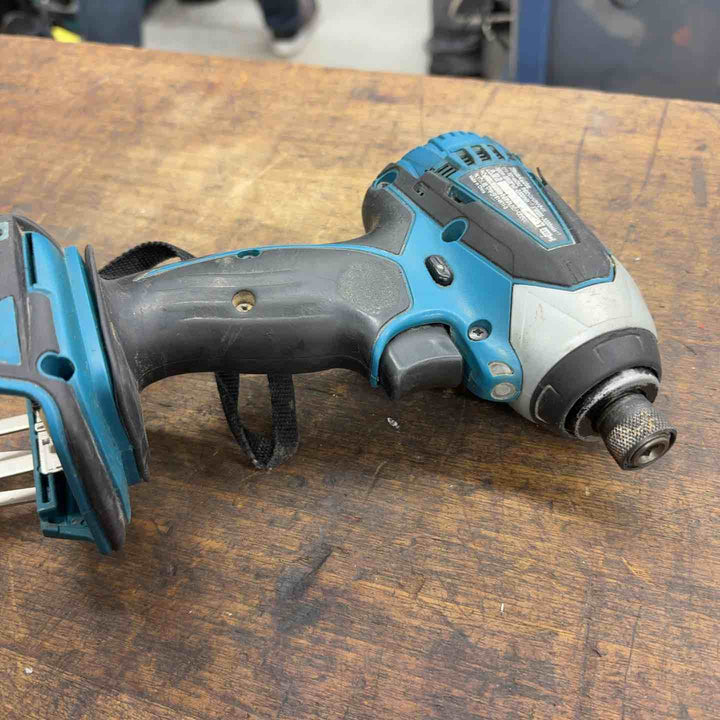 ★マキタ(makita) コードレスインパクトドライバー TD146DX2【八潮店】